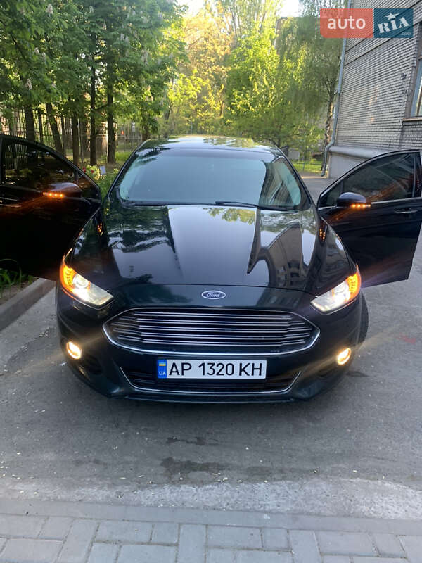 Седан Ford Fusion 2013 в 