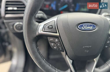 Седан Ford Fusion 2019 в 