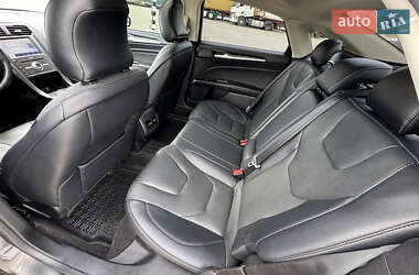 Седан Ford Fusion 2019 в 