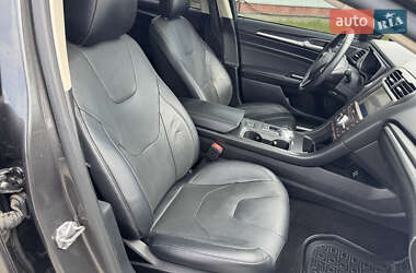 Седан Ford Fusion 2019 в 