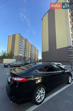 Седан Ford Fusion 2014 в 