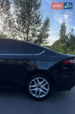 Седан Ford Fusion 2014 в 
