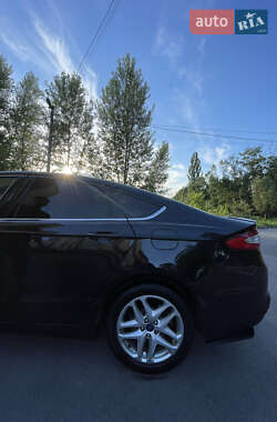 Седан Ford Fusion 2014 в 