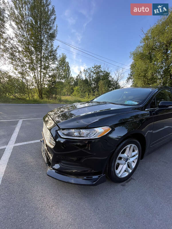 Седан Ford Fusion 2014 в Чернигове