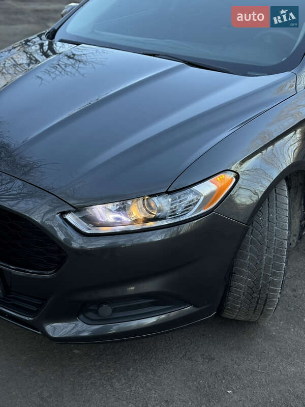 Седан Ford Fusion 2015 в Кицмани