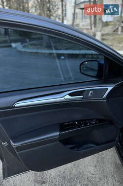 Седан Ford Fusion 2015 в 