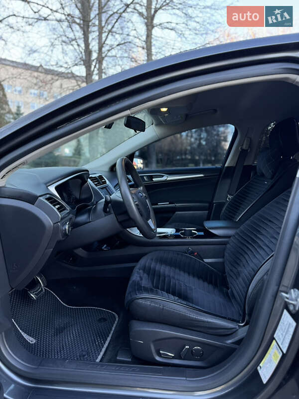 Седан Ford Fusion 2015 в Кицмани