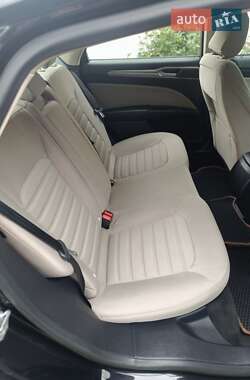 Седан Ford Fusion 2018 в 
