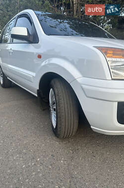 Хэтчбек Ford Fusion 2011 в 