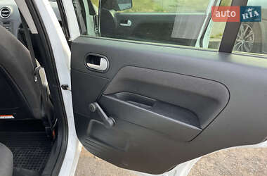 Хэтчбек Ford Fusion 2010 в 