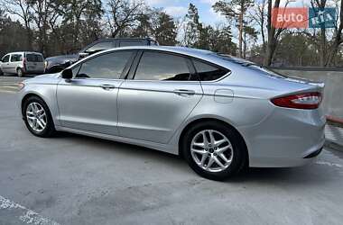 Седан Ford Fusion 2012 в 