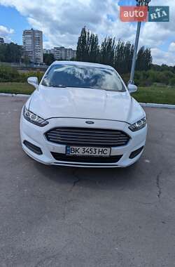 Седан Ford Fusion 2016 в Ровно