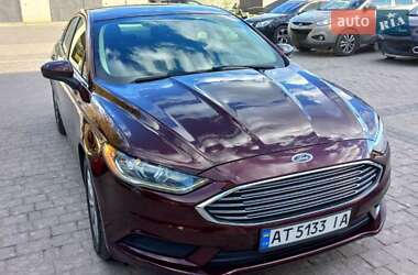 Седан Ford Fusion 2016 в 