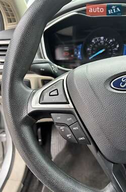 Седан Ford Fusion 2017 в 