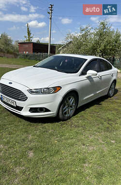 Седан Ford Fusion 2014 в Львові