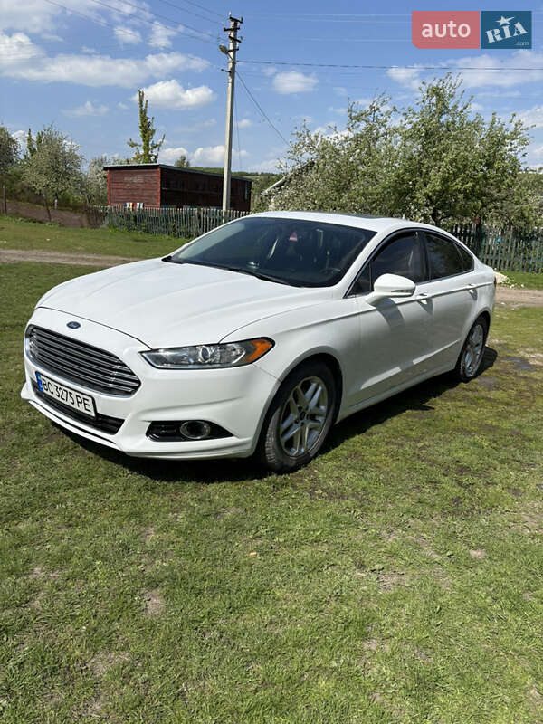 Седан Ford Fusion 2014 в 