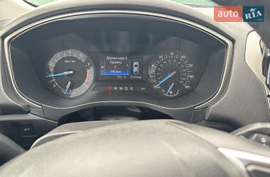 Седан Ford Fusion 2014 в 