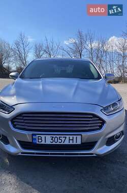Седан Ford Fusion 2015 в 