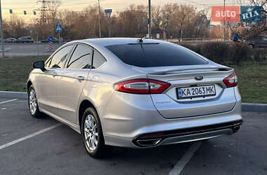 Седан Ford Fusion 2015 в 