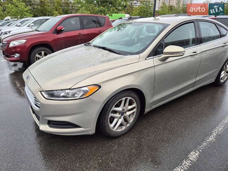 Седан Ford Fusion 2015 в Києві