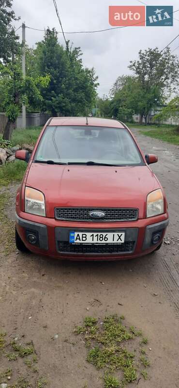 Хэтчбек Ford Fusion 2005 в Ладыжине