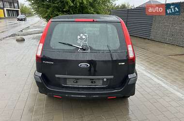 Хэтчбек Ford Fusion 2011 в 