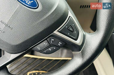Седан Ford Fusion 2019 в 