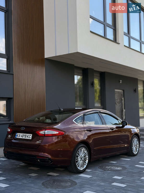Седан Ford Fusion 2015 в Трускавце