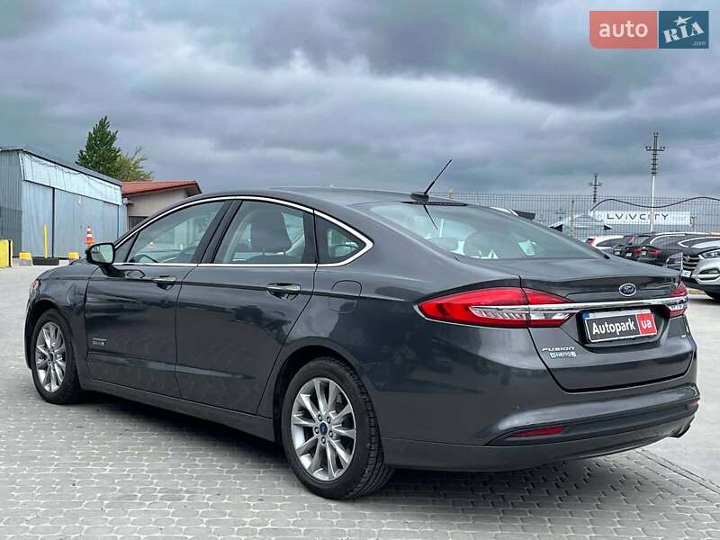 Седан Ford Fusion 2017 в Львове