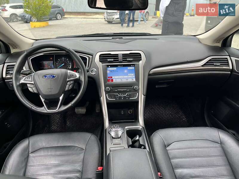 Седан Ford Fusion 2017 в Львове