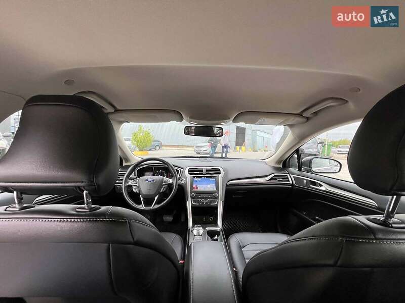 Седан Ford Fusion 2017 в Львове