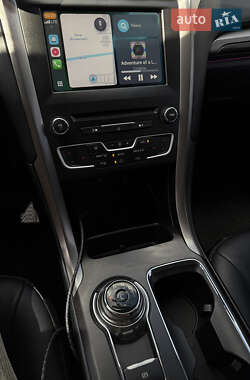 Седан Ford Fusion 2017 в 