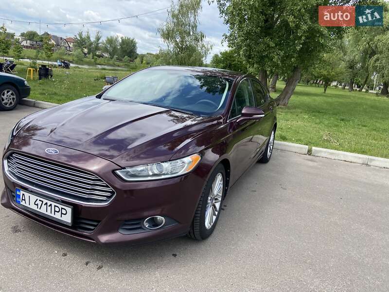 Седан Ford Fusion 2012 в 