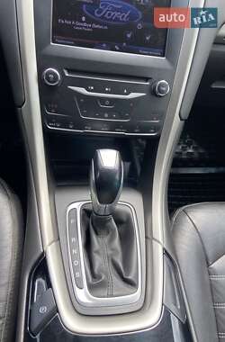 Седан Ford Fusion 2012 в 