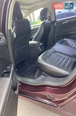 Седан Ford Fusion 2012 в 