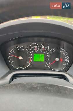 Хэтчбек Ford Fusion 2009 в 
