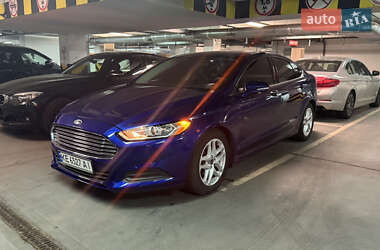 Седан Ford Fusion 2015 в 