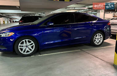 Седан Ford Fusion 2015 в 
