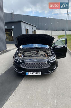 Седан Ford Fusion 2018 в 