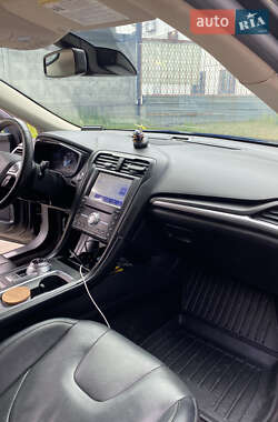 Седан Ford Fusion 2018 в 