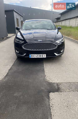 Седан Ford Fusion 2018 в 