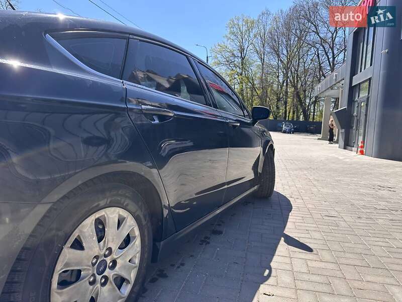 Седан Ford Fusion 2014 в Хмельницькому