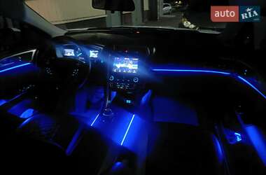 Седан Ford Fusion 2017 в 
