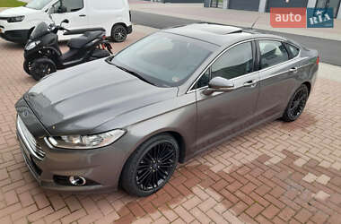 Седан Ford Fusion 2013 в 