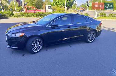 Седан Ford Fusion 2019 в 
