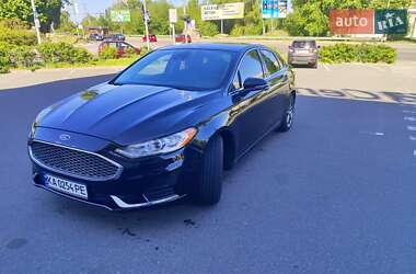 Седан Ford Fusion 2019 в 