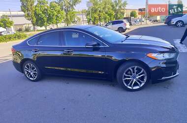 Седан Ford Fusion 2019 в 