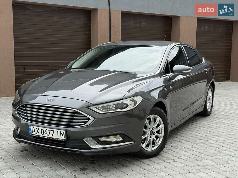Седан Ford Fusion 2016 в 