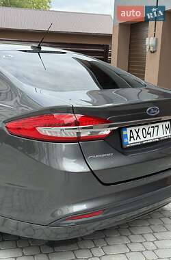 Седан Ford Fusion 2016 в 