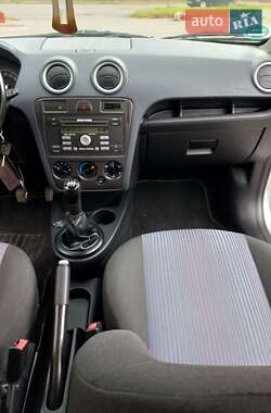 Хэтчбек Ford Fusion 2009 в 